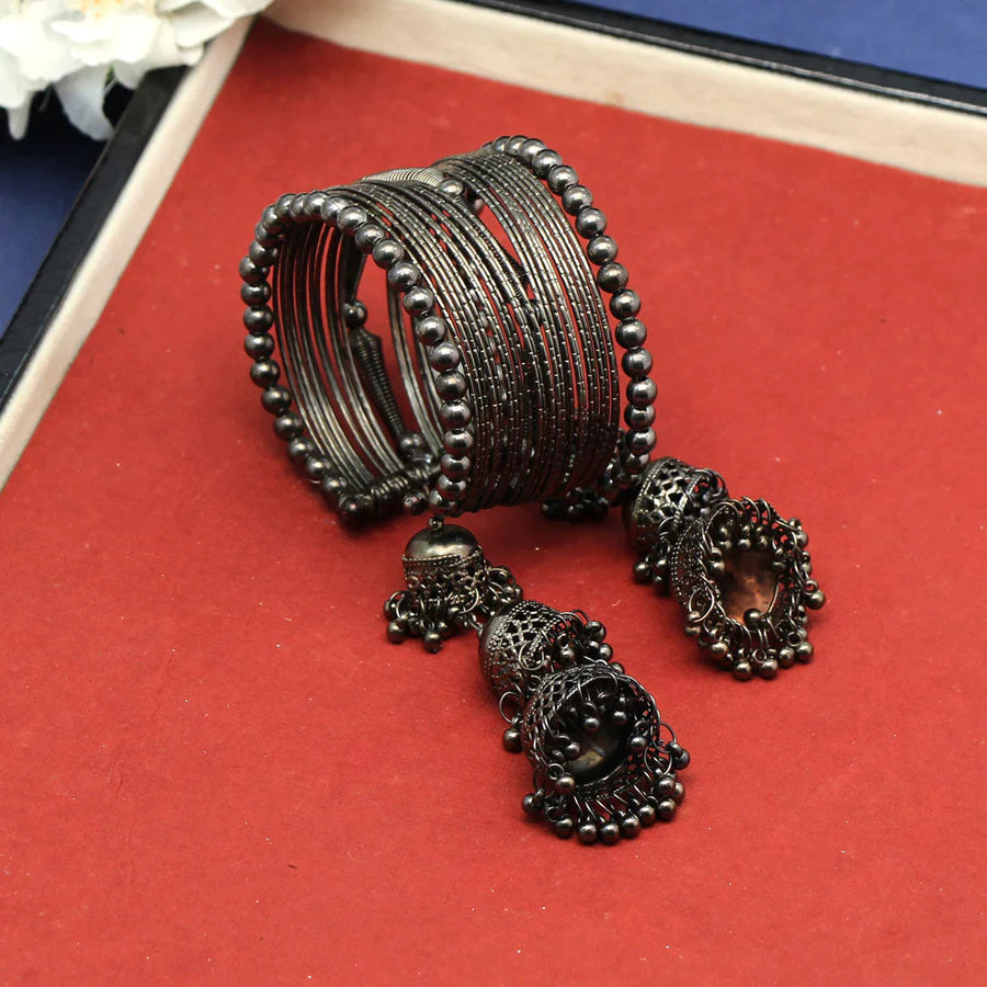 Bracelet with Jhumkas