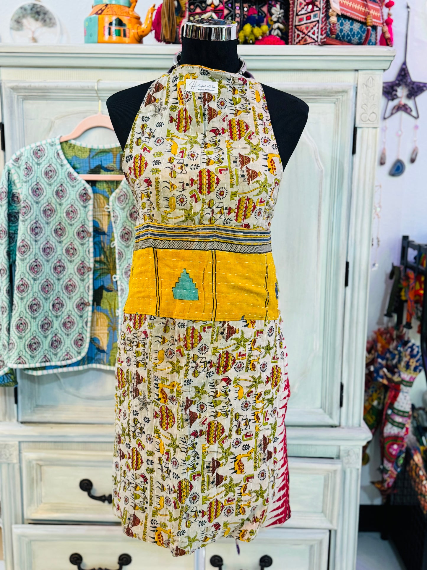 Village design side of kantha reversible apron; made with 100% cotton sarees wit 3 pockets on each side