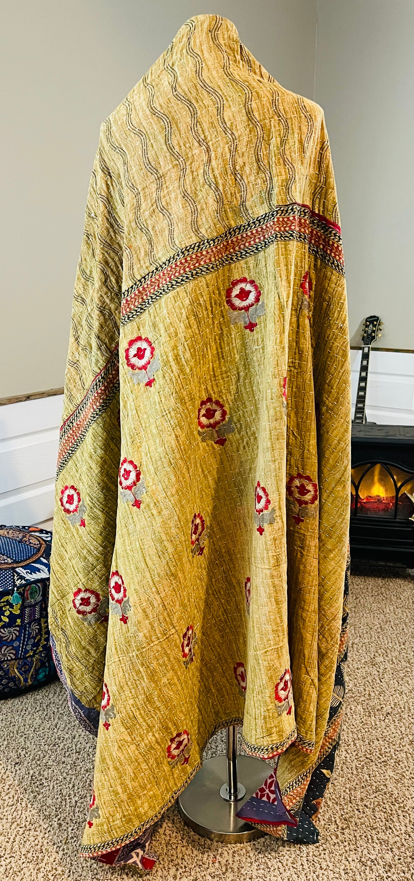 Flowers Saree Kantha Quilt – Twin Size - Throw Blanket