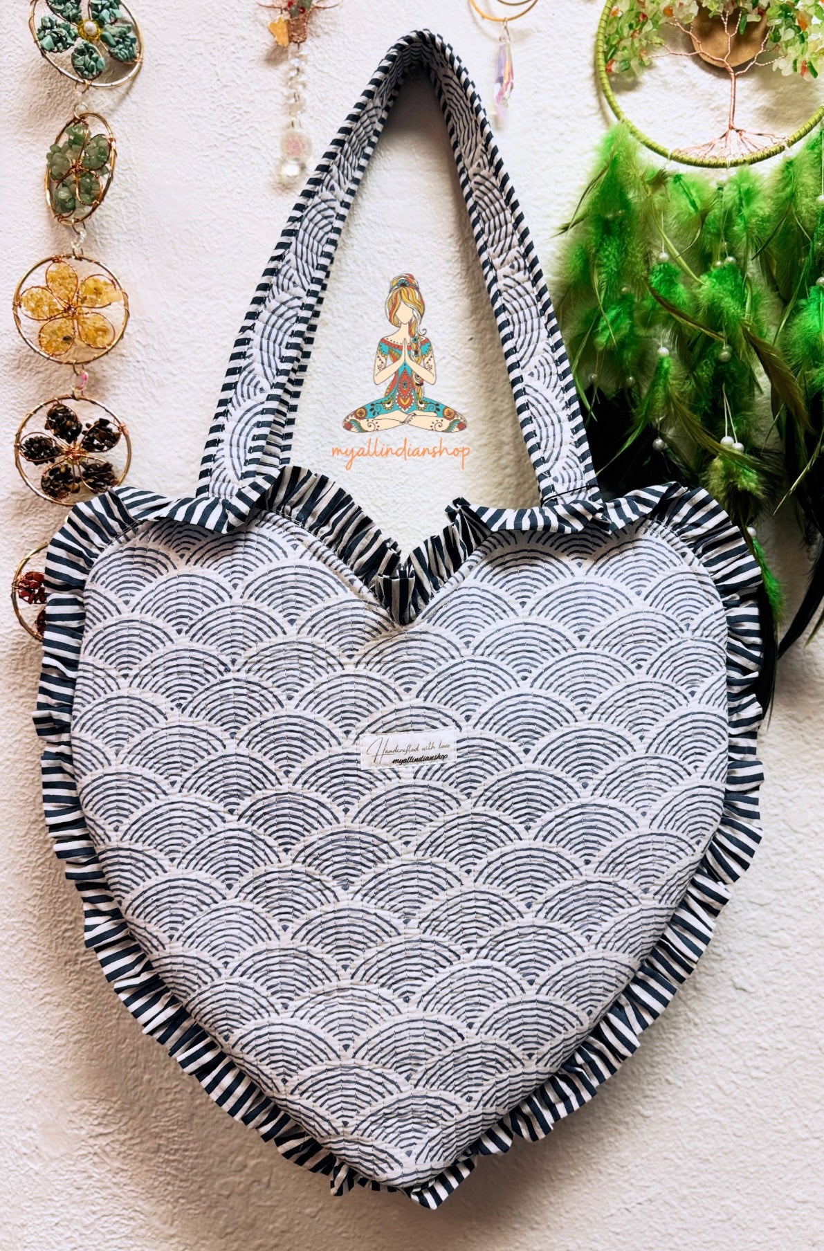 Heart Quilted Tote- waves - Zipper - Pocket
