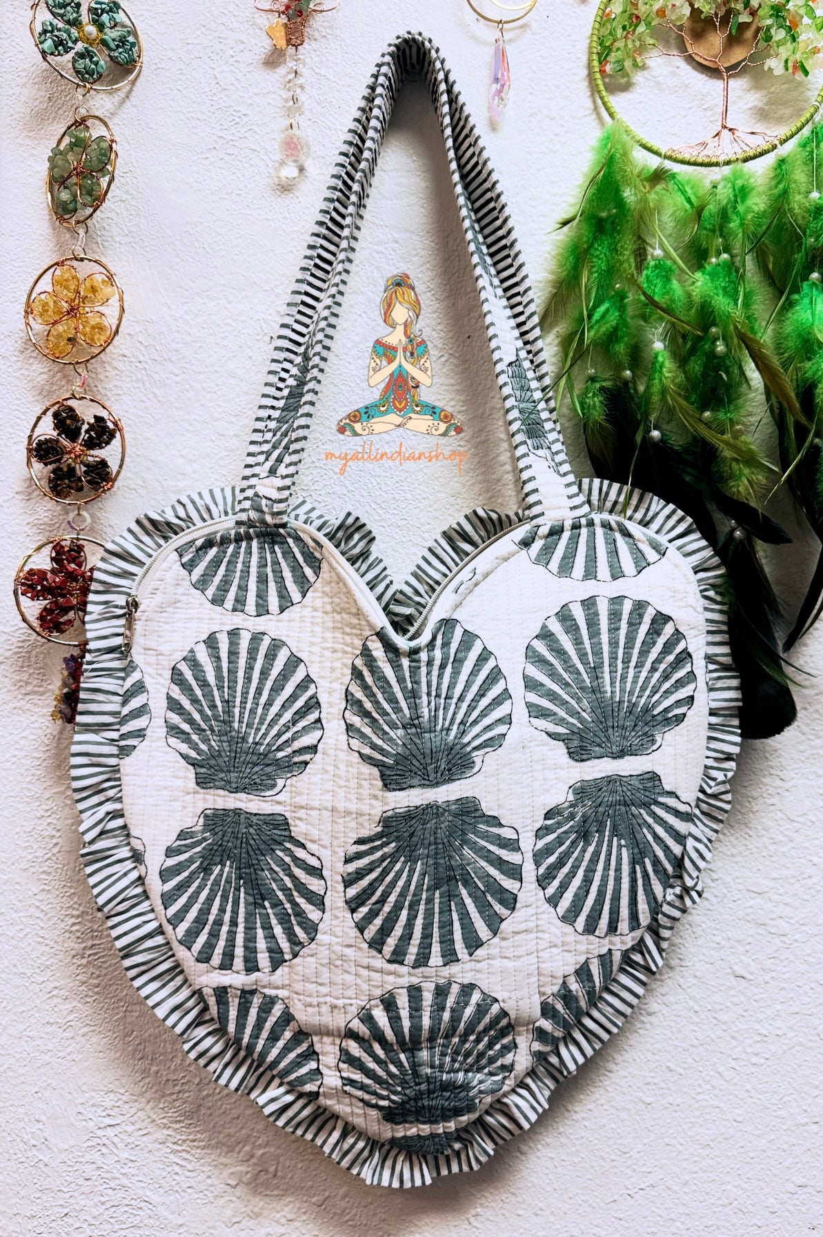 Heart Quilted Tote- Shells - Zipper - Pocket