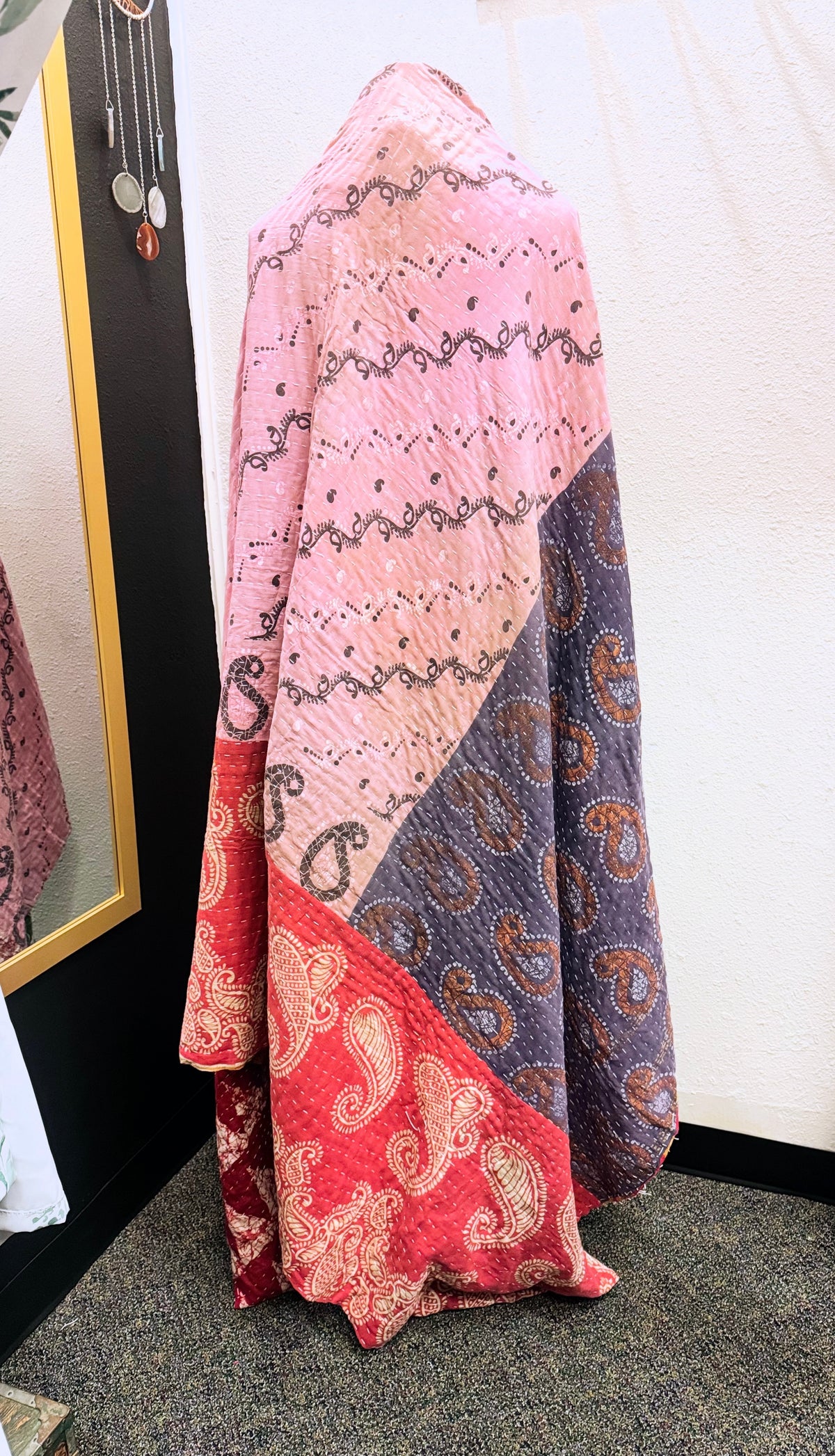 Flowers & Paisleys Saree Kantha Quilt – Twin Size - Throw Blanket