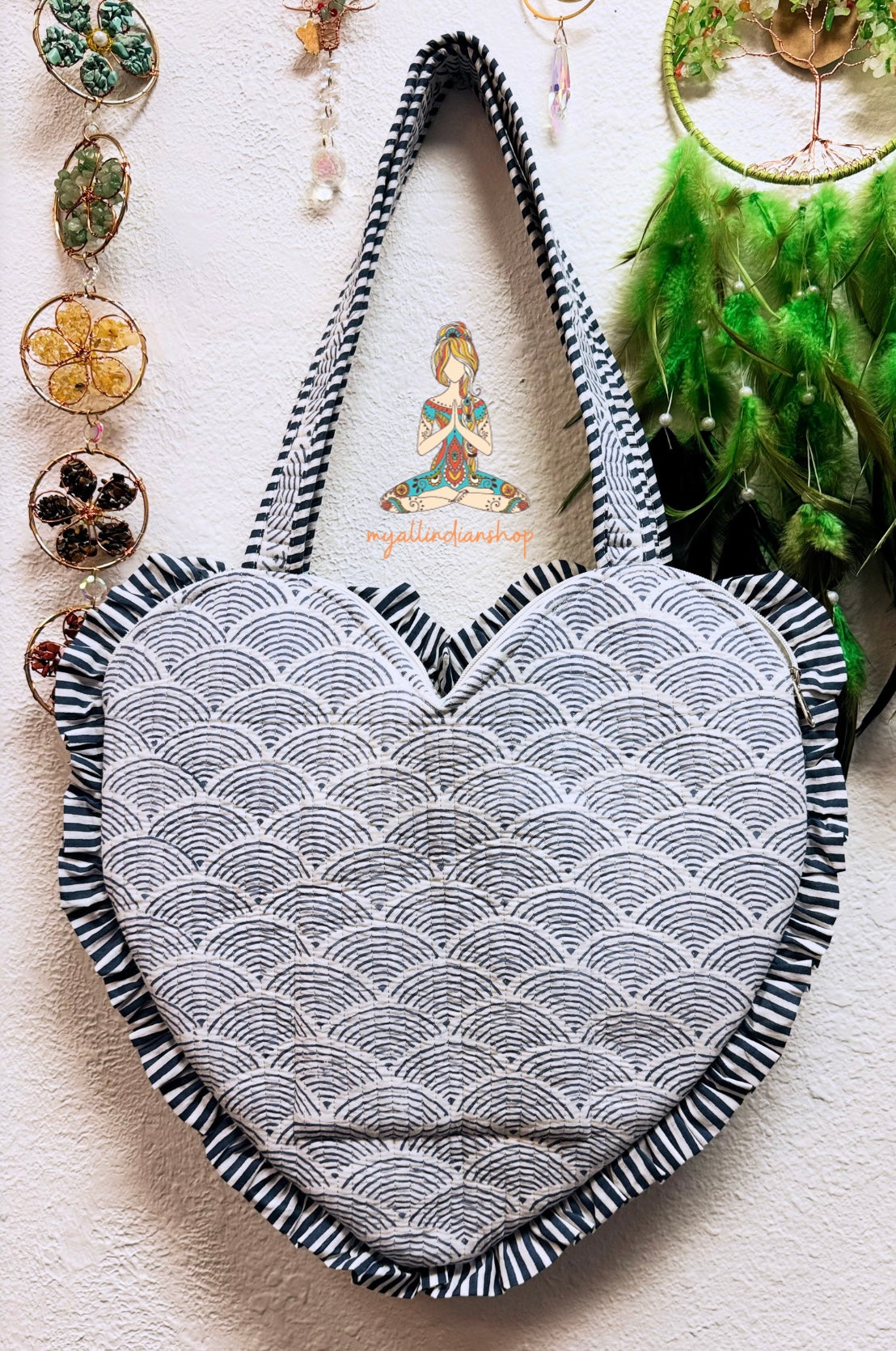 Heart Quilted Tote- waves - Zipper - Pocket