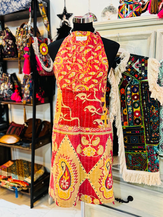 One side of paisleys kantha apron featuring vibrant paisley patterns in cotton